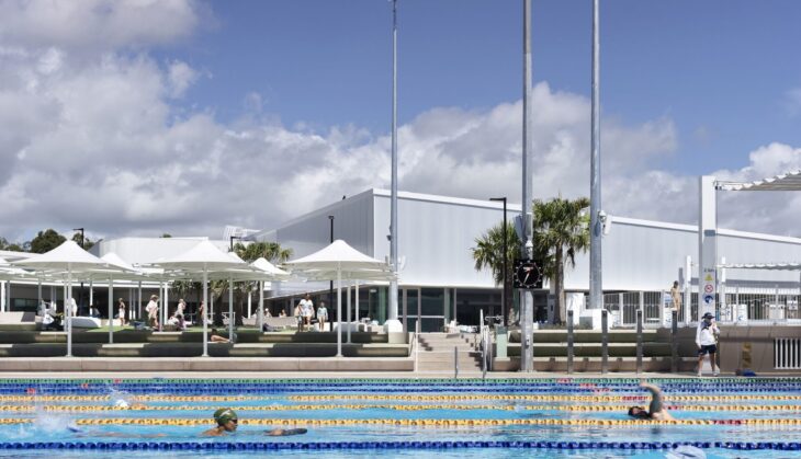 Palm Beach Aquatic Centre For Cox Architecture / Liquad Blu / Ba