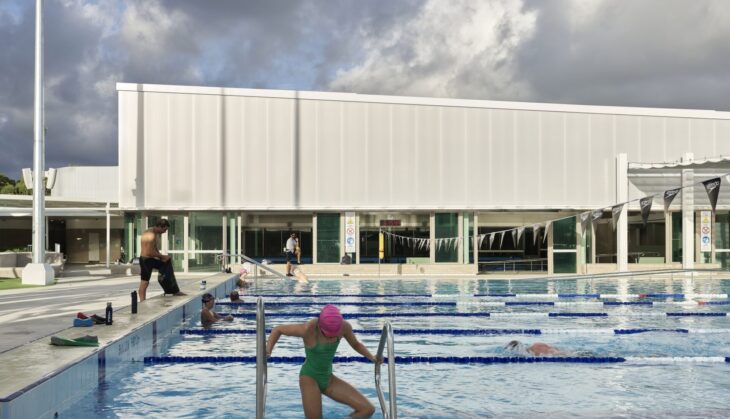 Palm Beach Aquatic Centre For Cox Architecture / Liquad Blu / Ba